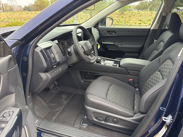 New 2026 Nissan Pathfinder SV w/ Cargo Package AWD/4WD image 9
