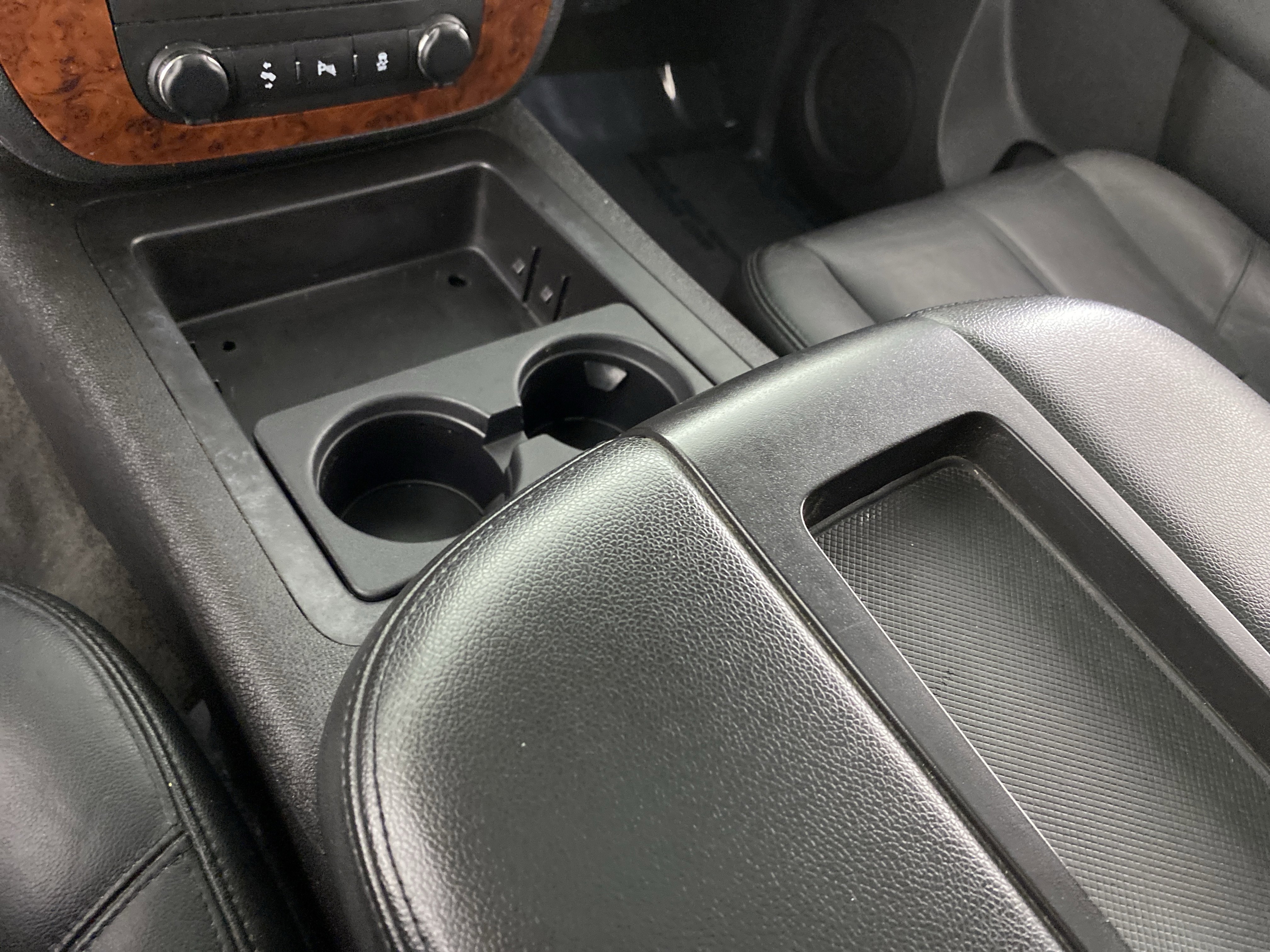 Used 2013 Chevrolet Tahoe LT w/ Luxury Package AWD/4WD image 27