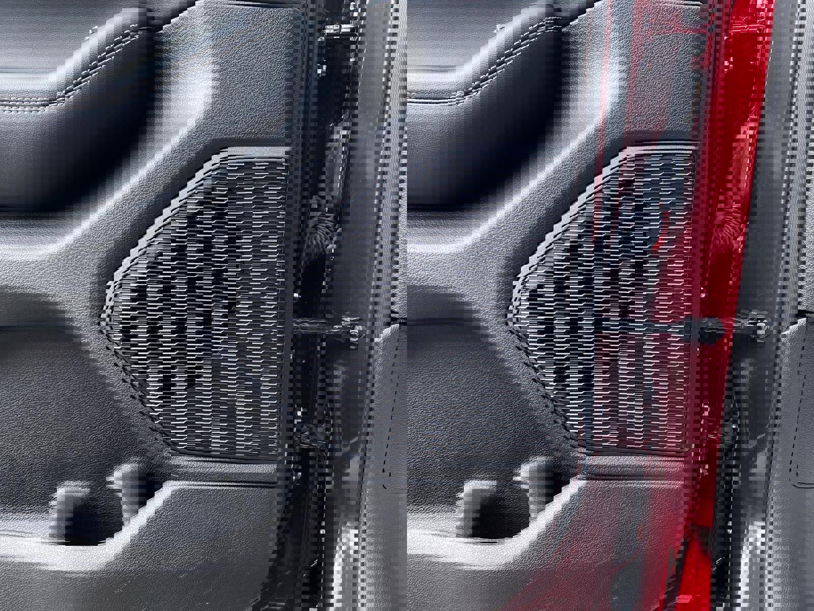 Used 2023 Jeep Grand Cherokee Laredo image 15