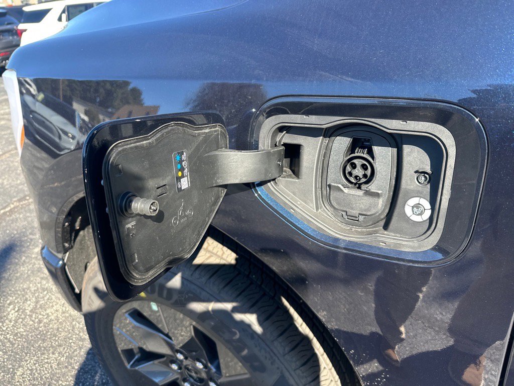 New 2025 Ford F150 Lightning Lariat image 14