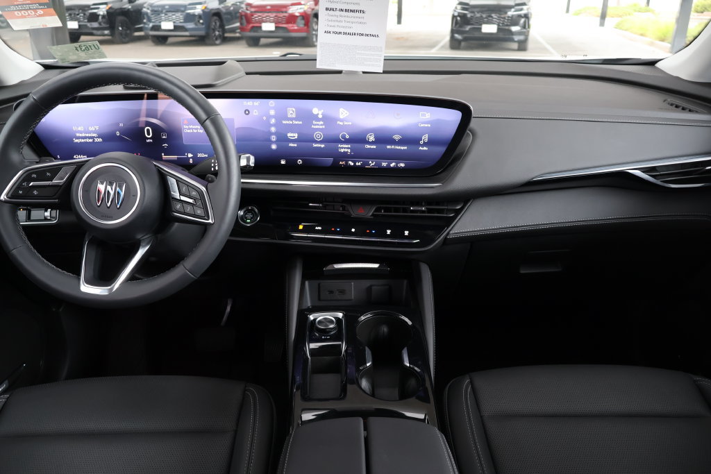 Used 2025 Buick Envision Preferred AWD/4WD image 25