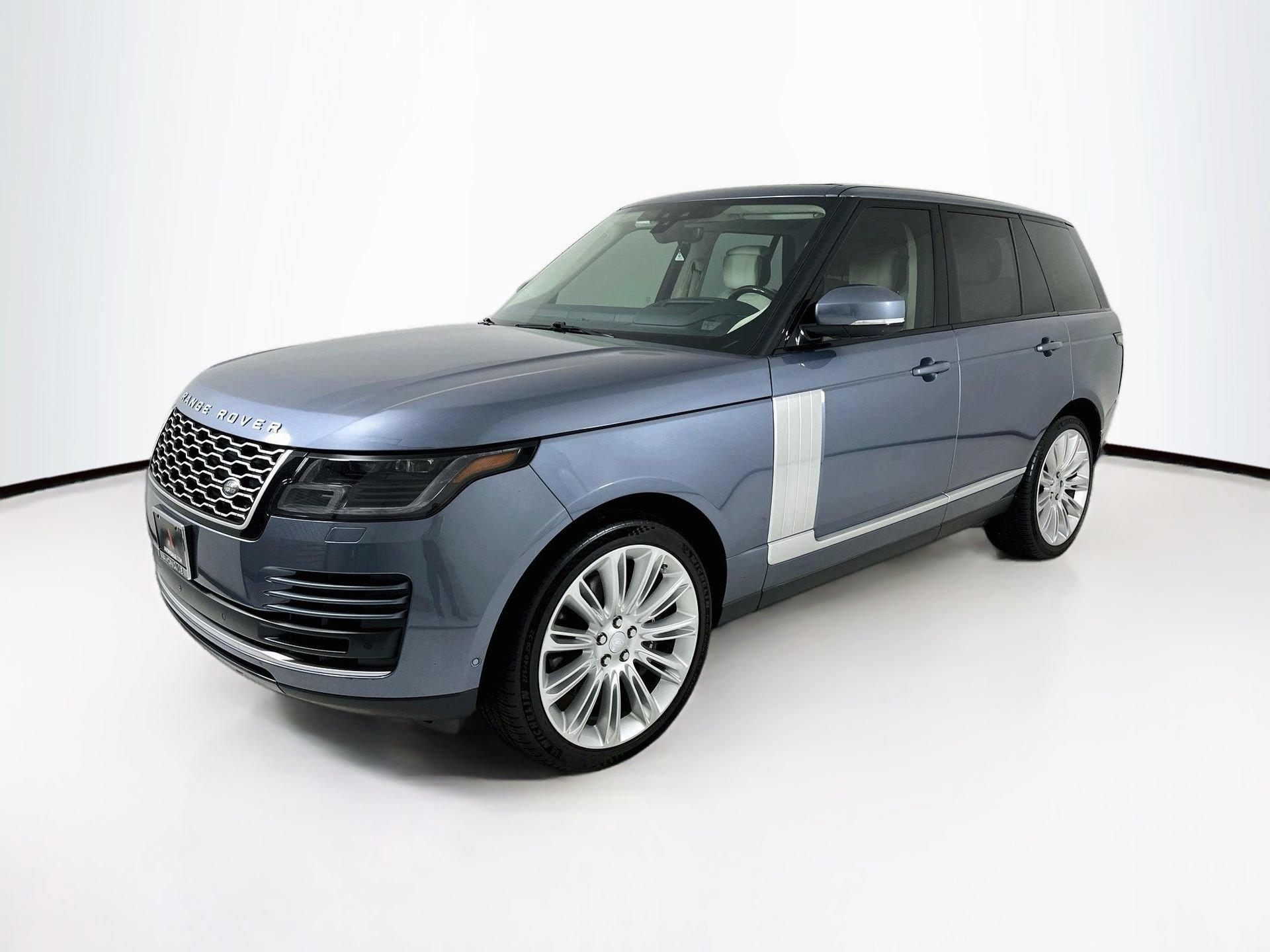 Used 2018 Land Rover Range Rover Supercharged AWD/4WD image 3