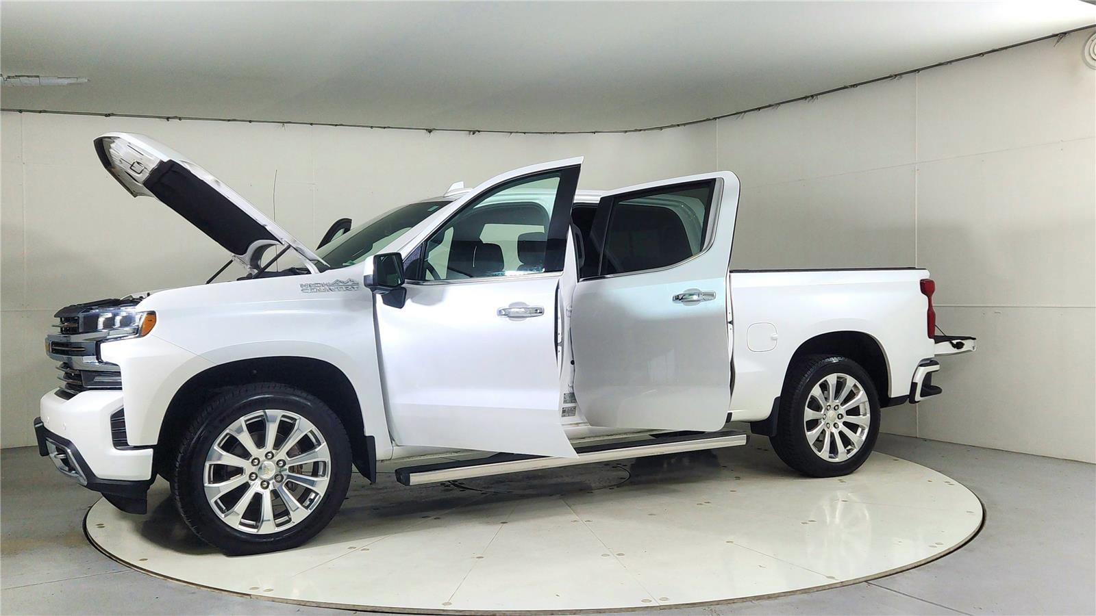 Used 2021 Chevrolet Silverado 1500 High Country image 10