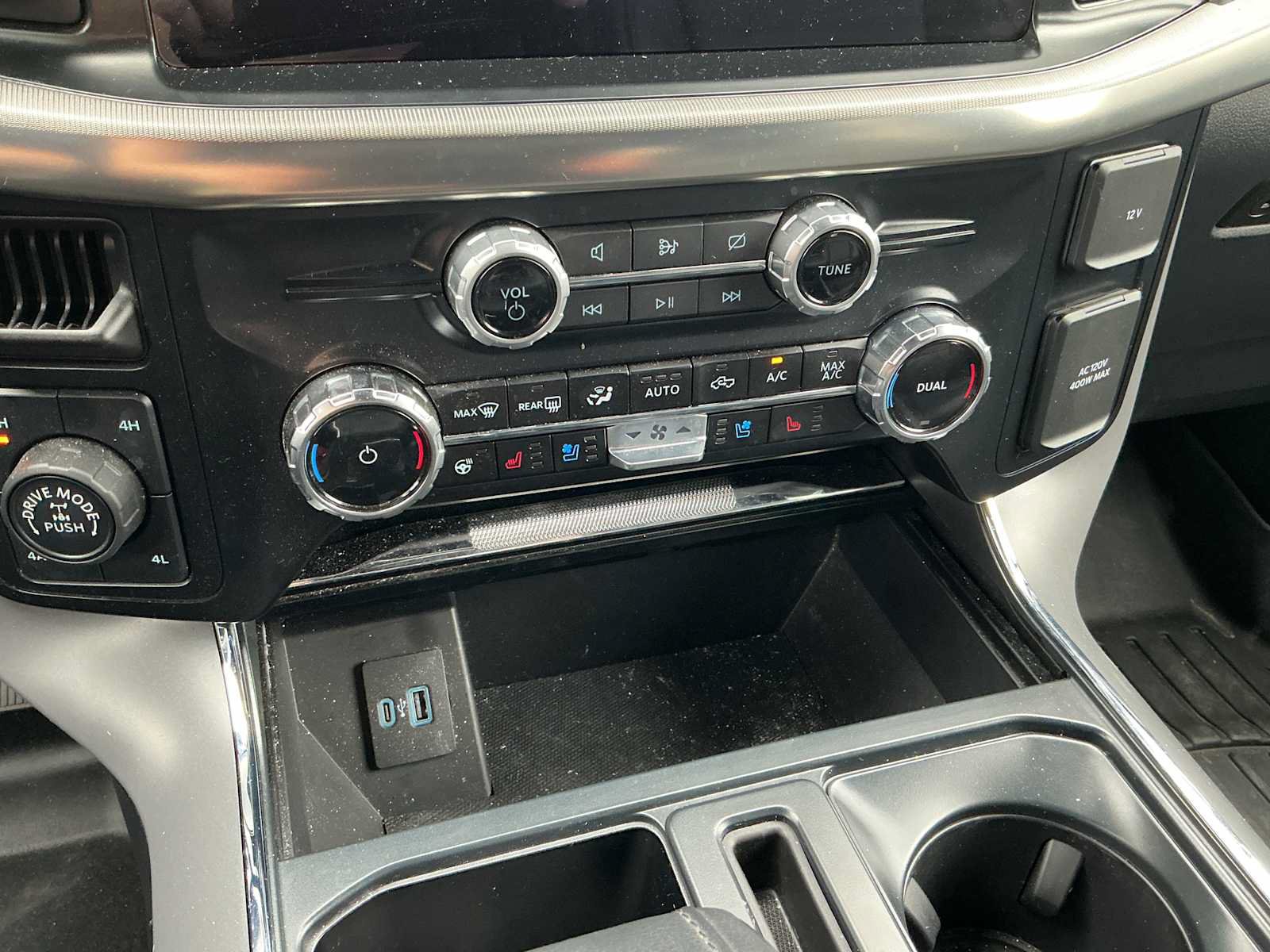 Used 2024 Ford F150 Lariat w/ FX4 Off-Road Package AWD/4WD image 14