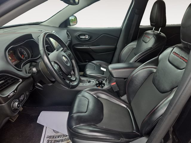 Used 2019 Jeep Cherokee Trailhawk w/ Comfort & Convenience Group AWD/4WD image 9