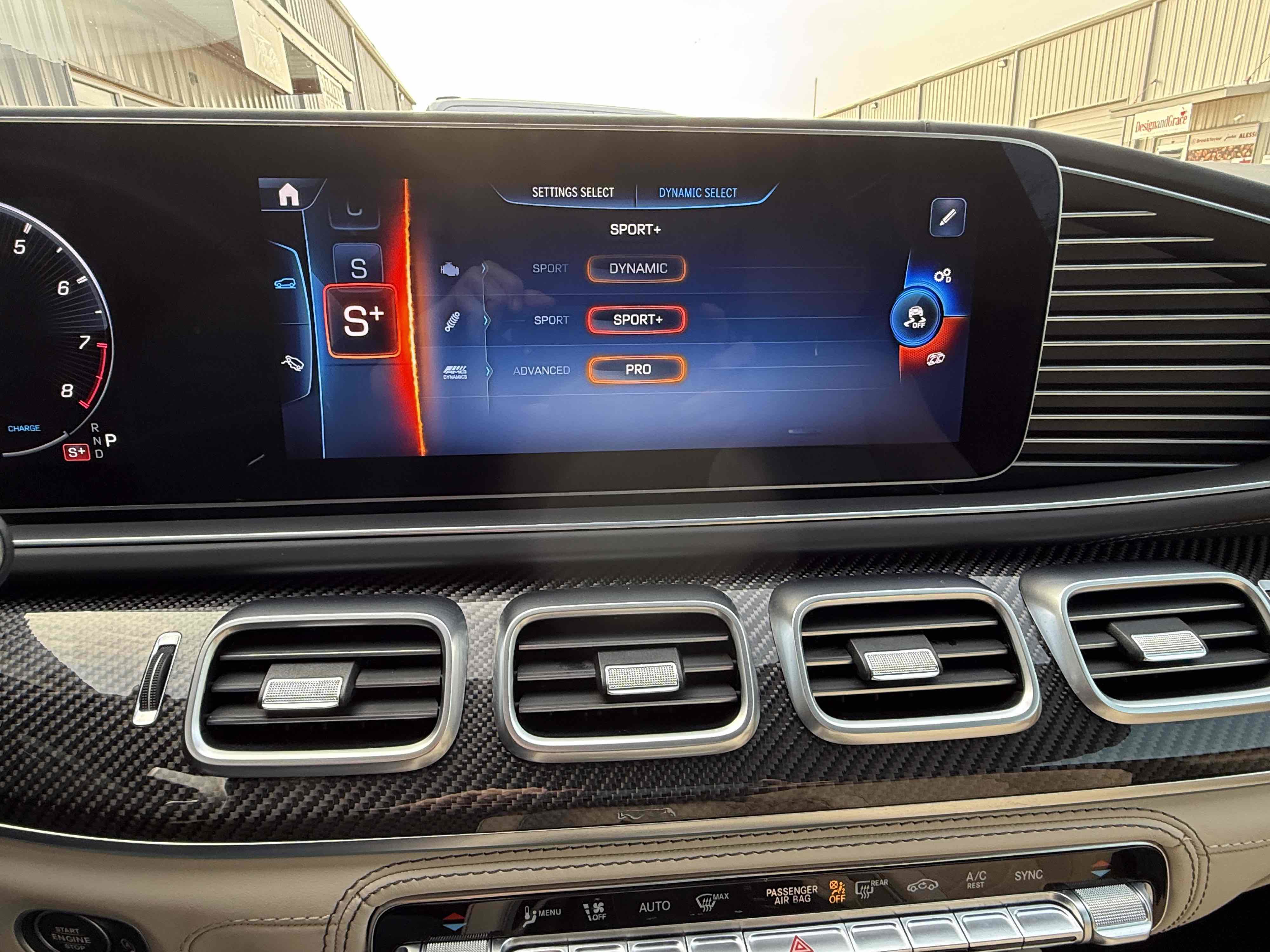 Used 2024 Mercedes-Benz GLS 63 AMG 4MATIC image 27