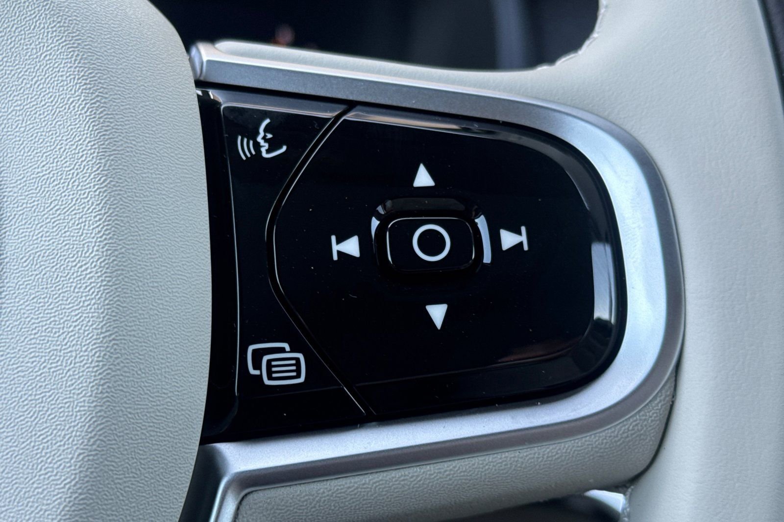 New 2026 Volvo XC90 B6 Ultra w/ Protection Package AWD/4WD image 30