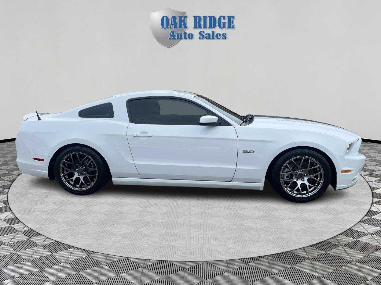 Used 2014 Ford Mustang GT RWD image 4