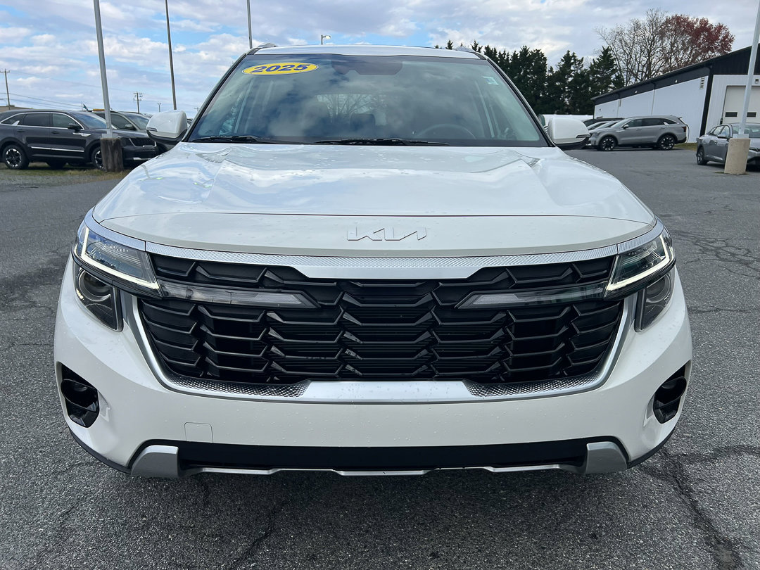 Used 2025 Kia Seltos EX w/ EX Sunroof Package image 11