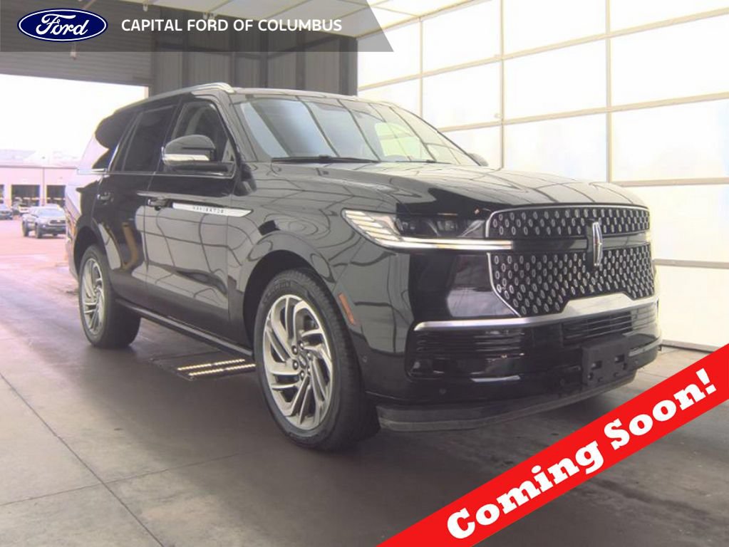 Used 2025 Lincoln Navigator Reserve AWD/4WD image 1