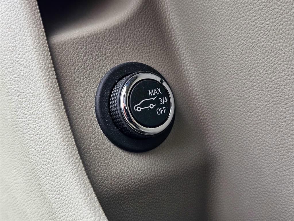 Used 2022 Cadillac XT4 Premium Luxury w/ Enhanced Visibility Package image 13