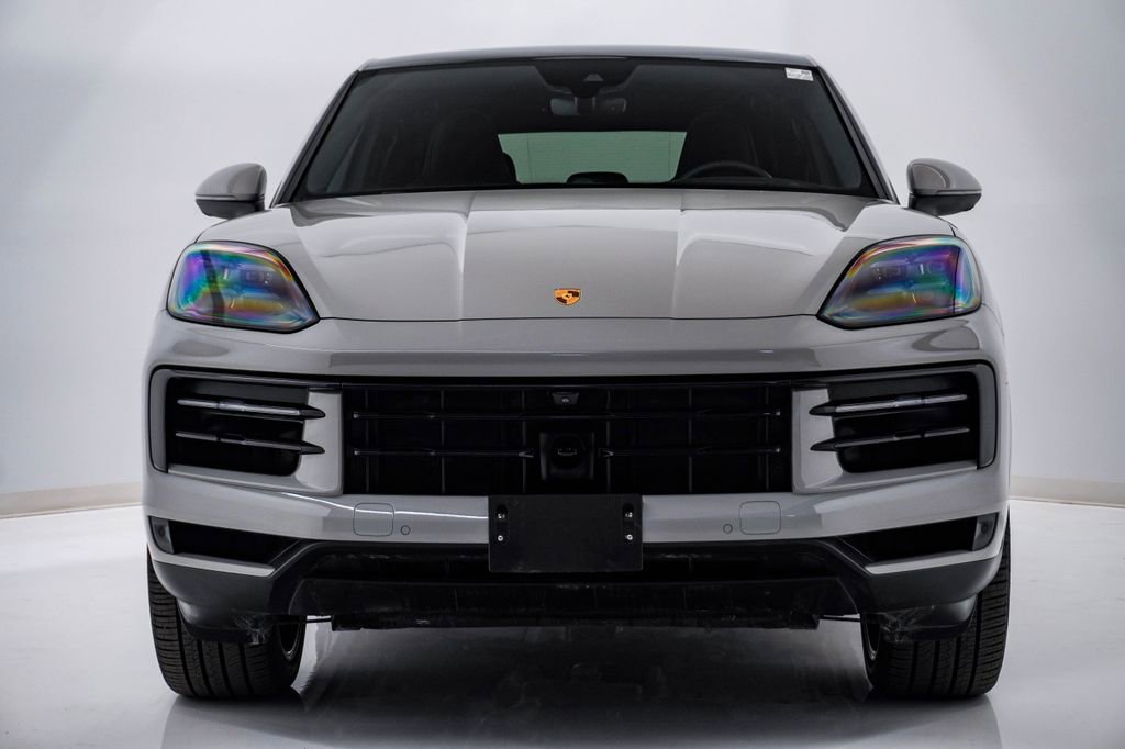 Certified 2025 Porsche Cayenne Coupe image 6