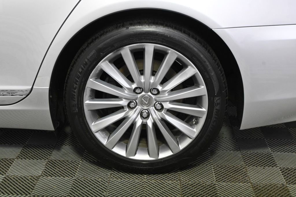 Used 2013 Lexus LS 460 AWD w/ Comfort Pkg image 20