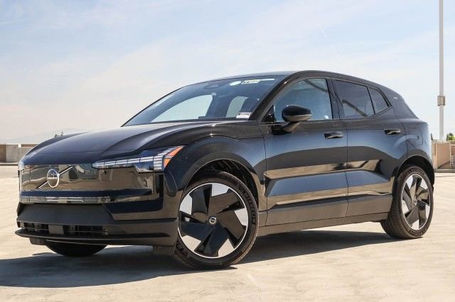 New 2025 Volvo EX30 Plus w/ Protection Package Premier
