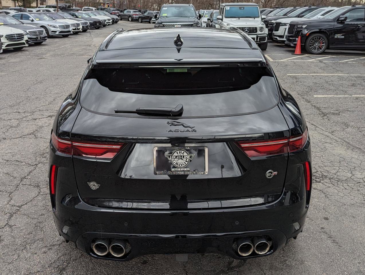 Used 2023 Jaguar F-PACE SVR image 8