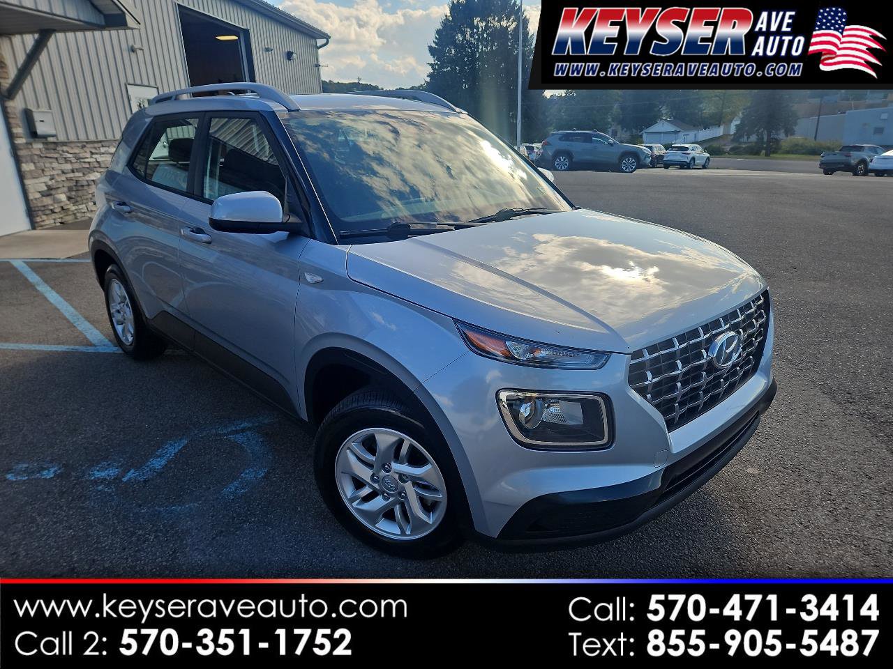 Used 2020 Hyundai Venue SEL image 1