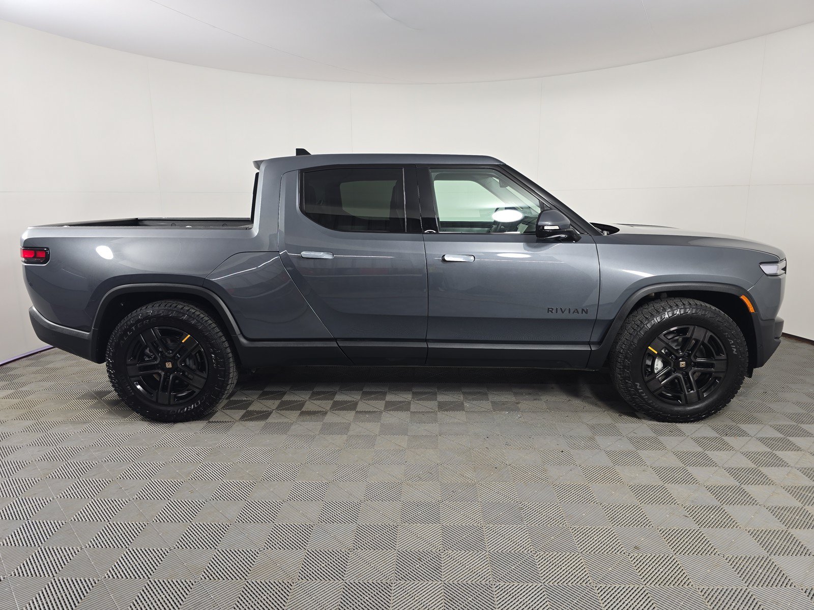 Used 2025 Rivian R1T Adventure AWD/4WD image 6