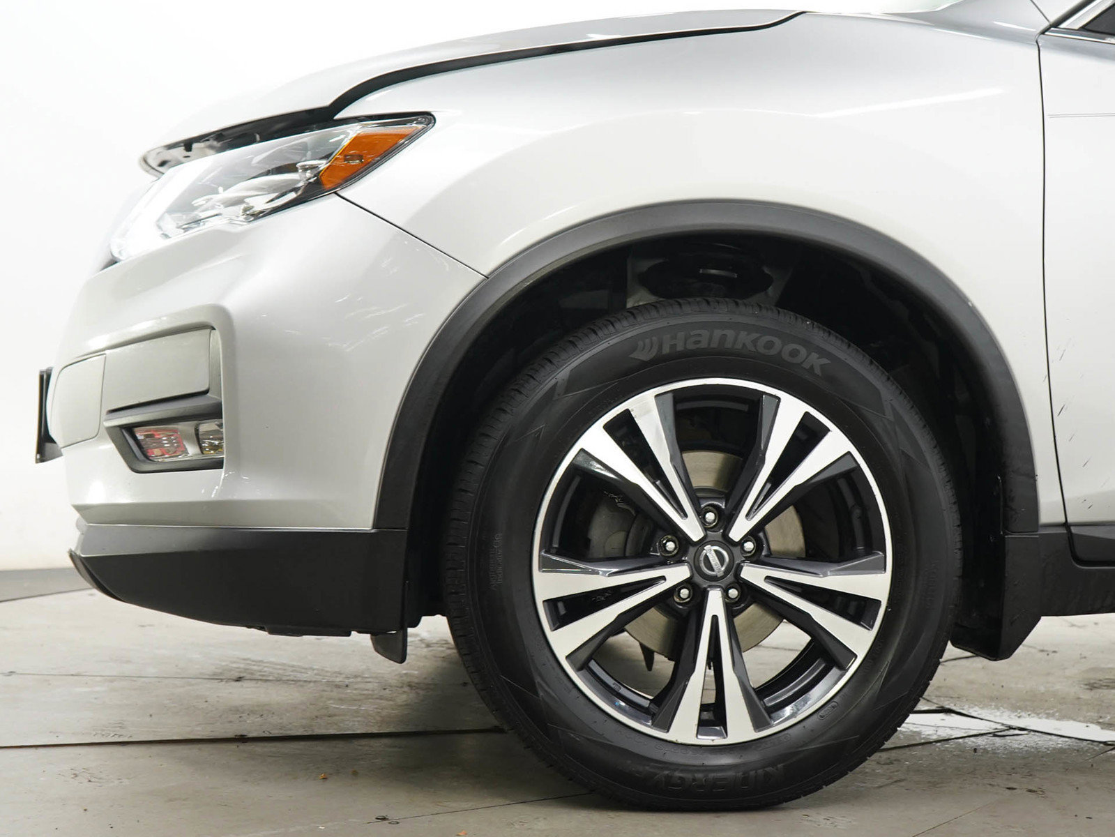 Used 2017 Nissan Rogue SL w/ SL Premium Package AWD/4WD image 28