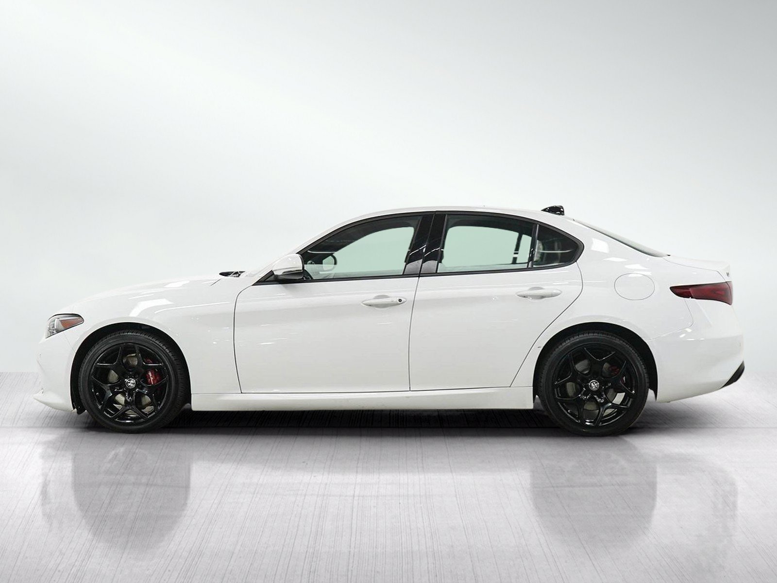 Used 2022 Alfa Romeo Giulia Sprint AWD/4WD image 2