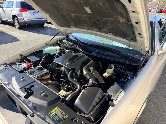 Used 2003 Lincoln Town Car Signature image 11