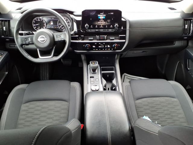 Used 2025 Nissan Pathfinder SV AWD/4WD image 6