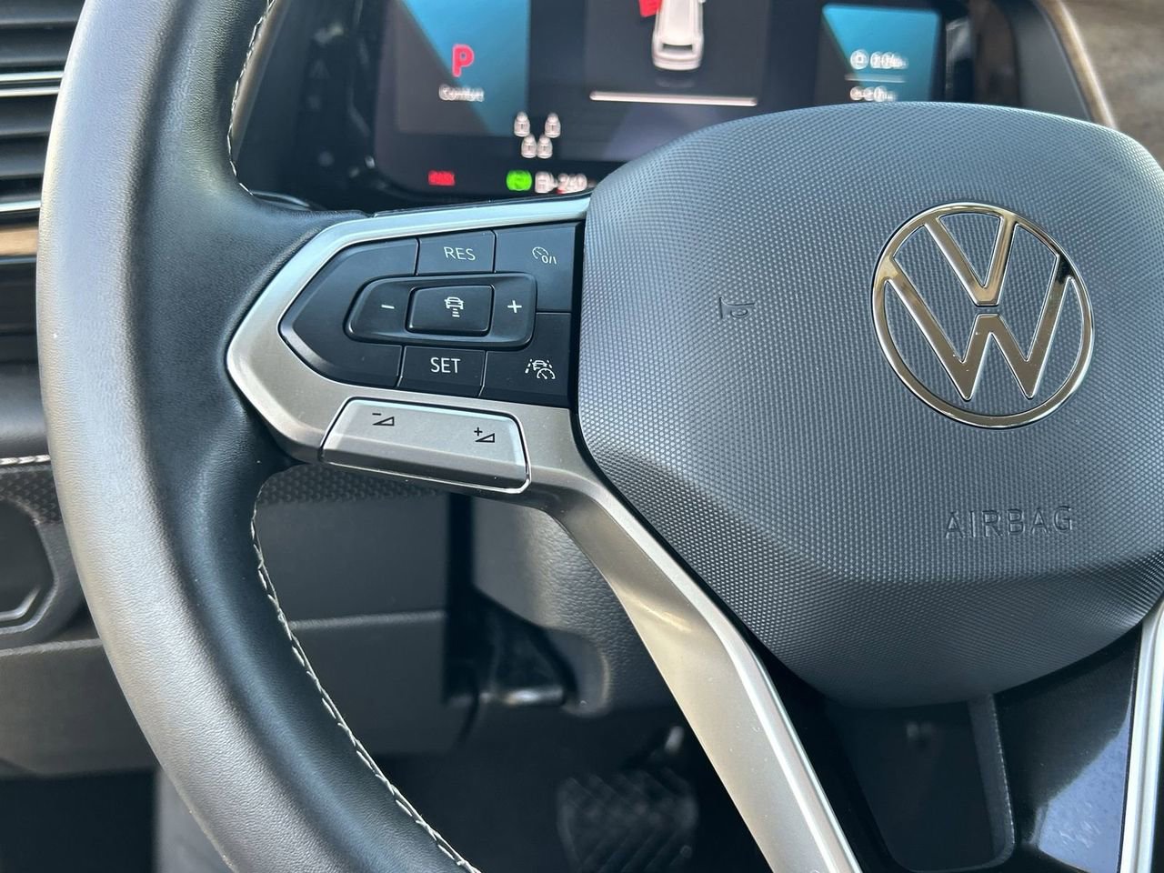 Used 2024 Volkswagen Atlas SE AWD/4WD image 20