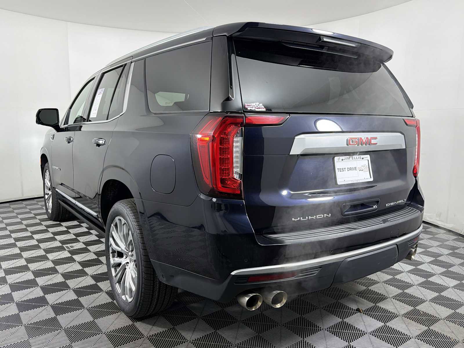Certified 2023 GMC Yukon Denali image 8