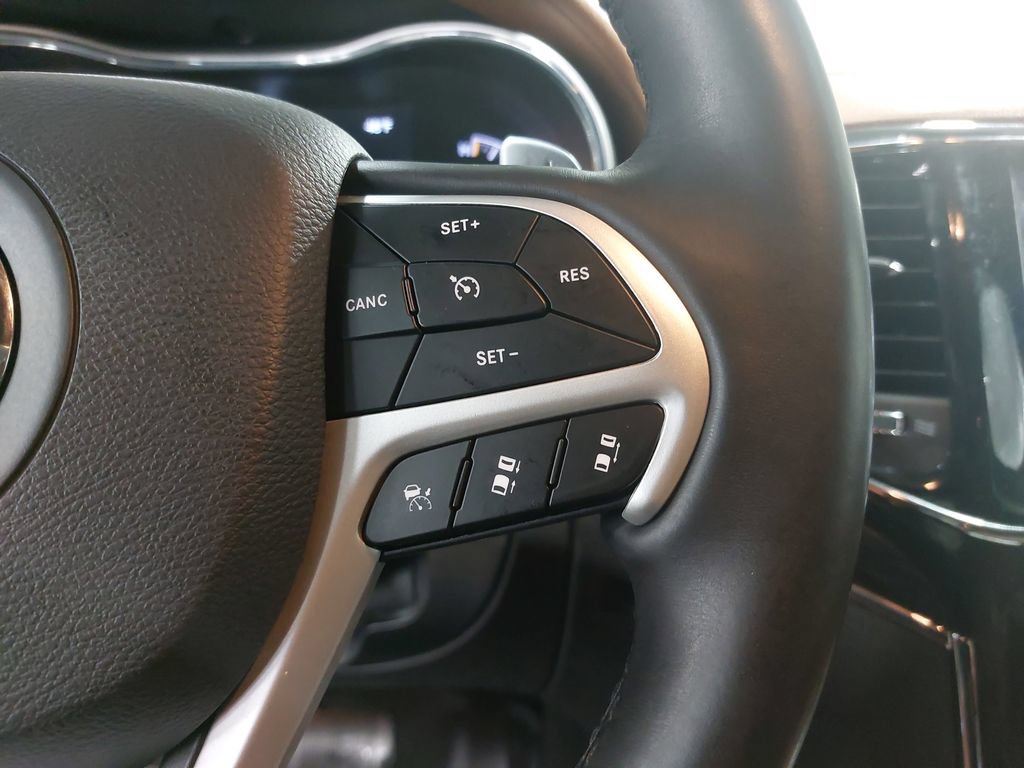 Used 2019 Jeep Grand Cherokee Summit AWD/4WD image 17