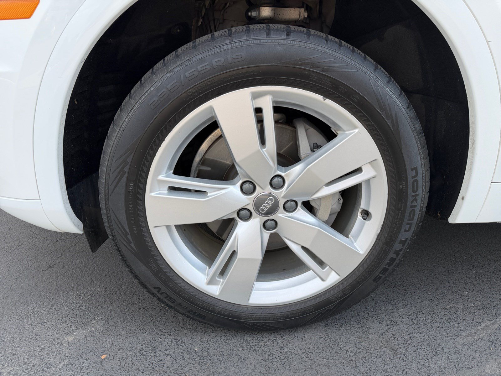 Used 2018 Audi Q5 2.0T Premium Plus w/ Premium Plus Package AWD/4WD image 24