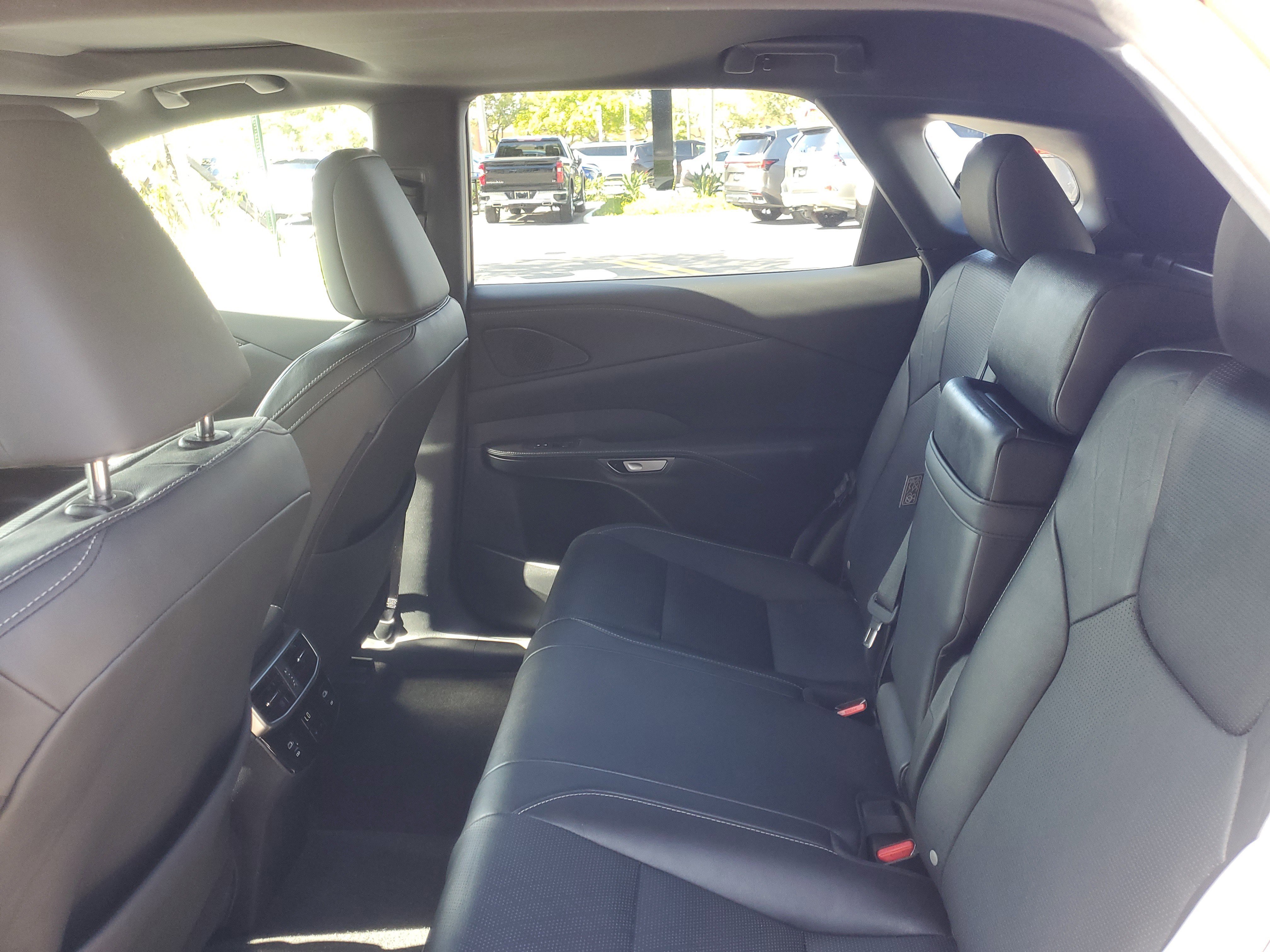 Used 2024 Lexus RX 350 AWD image 11