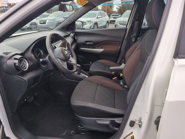 Used 2020 Nissan Kicks SR image 13