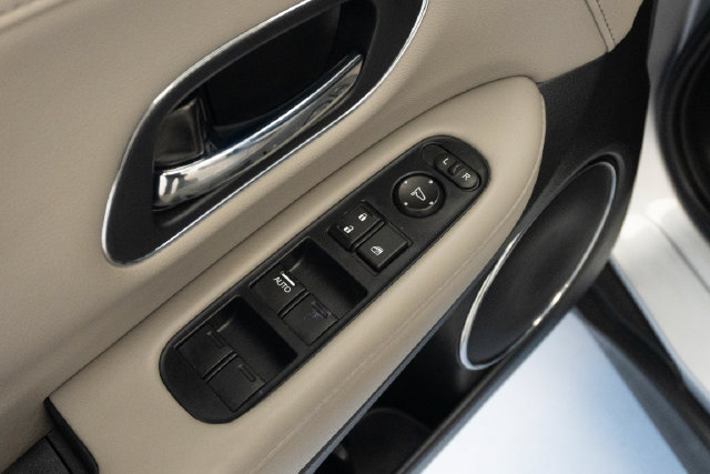 Used 2022 Honda HR-V EX-L image 5