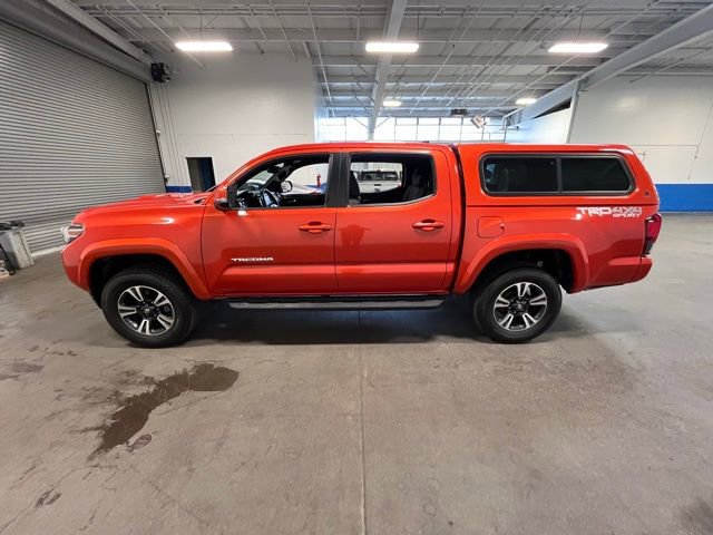 Used 2018 Toyota Tacoma TRD Sport w/ Technology Package image 6