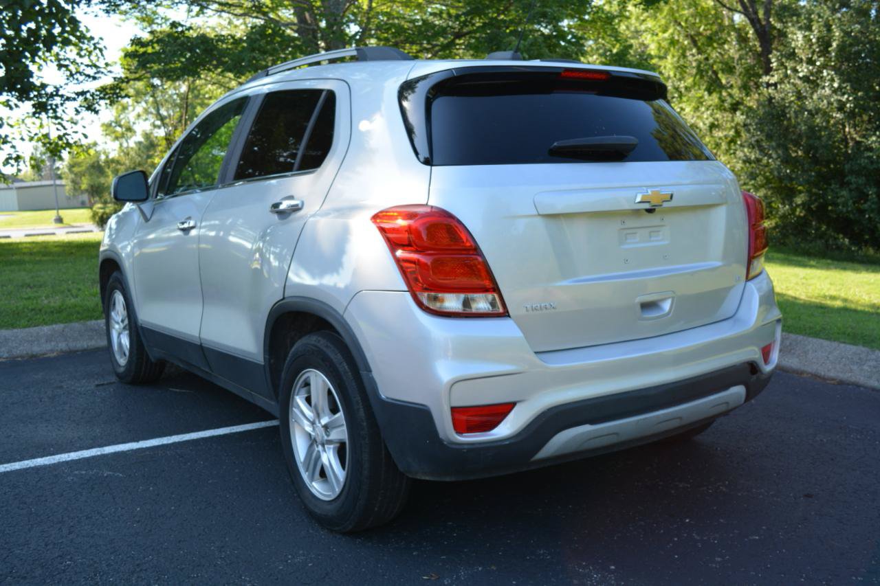 Used 2018 Chevrolet Trax LT w/ LT Convenience Package FWD image 7