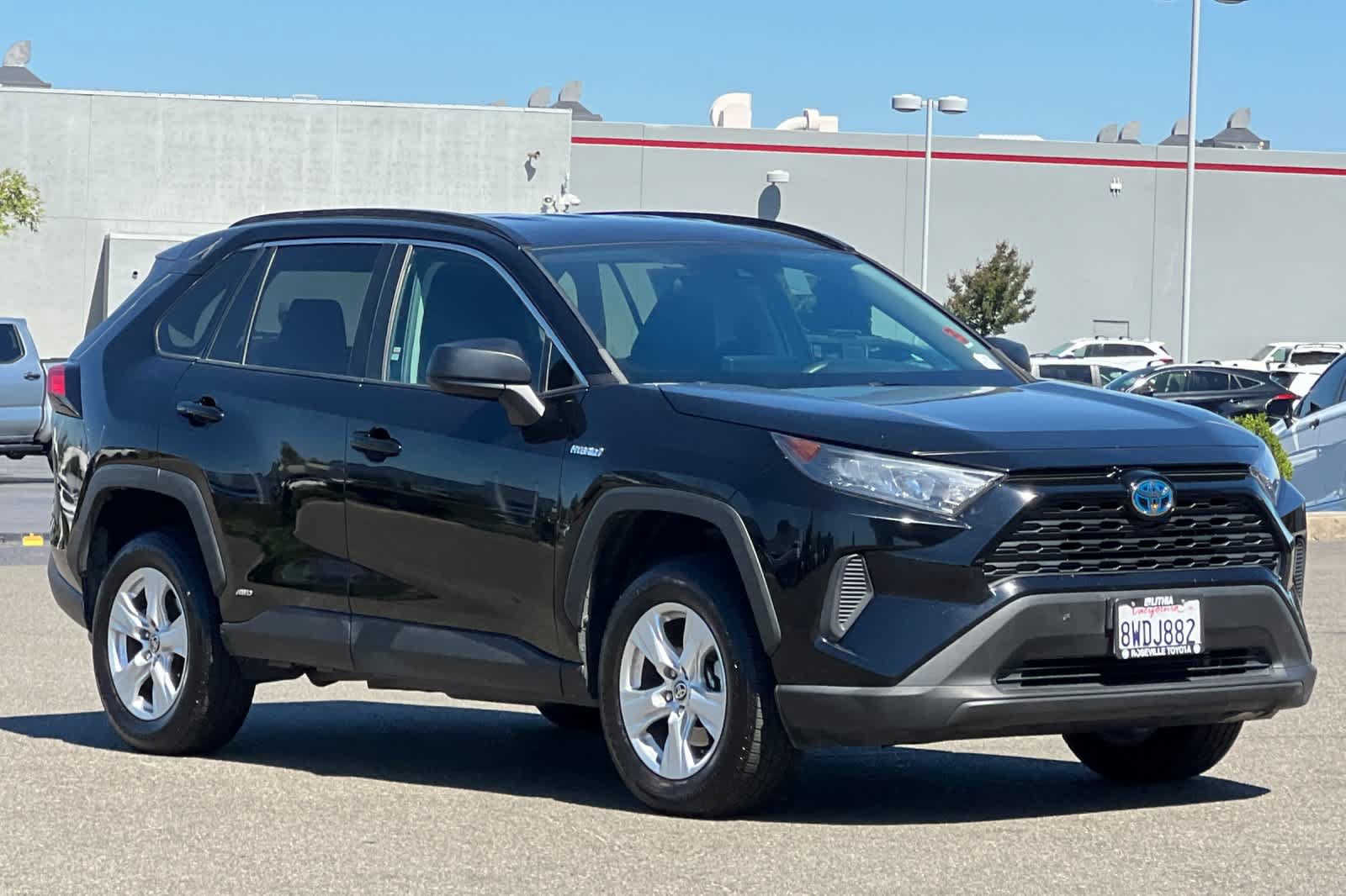 Used 2021 Toyota RAV4 LE AWD/4WD image 5
