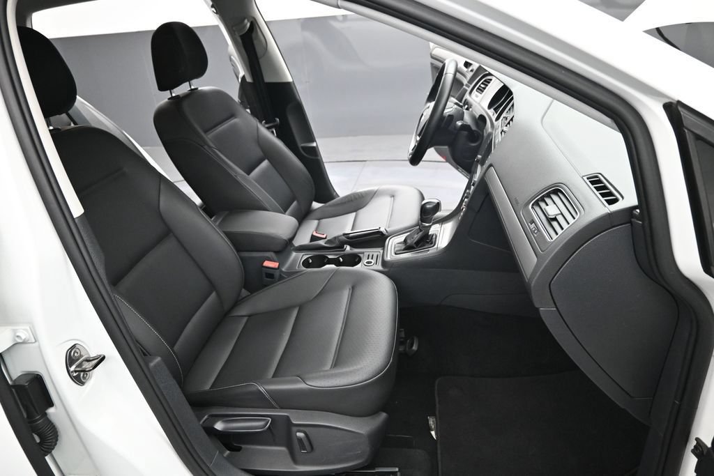 Used 2017 Volkswagen Golf Wolfsburg Edition FWD image 26