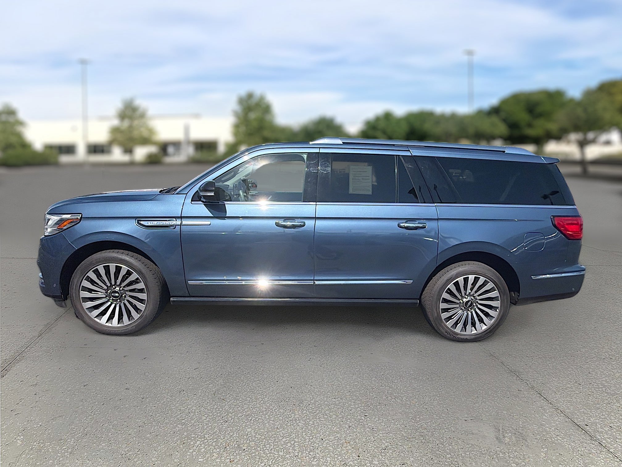 Certified 2019 Lincoln Navigator L Reserve AWD/4WD image 4