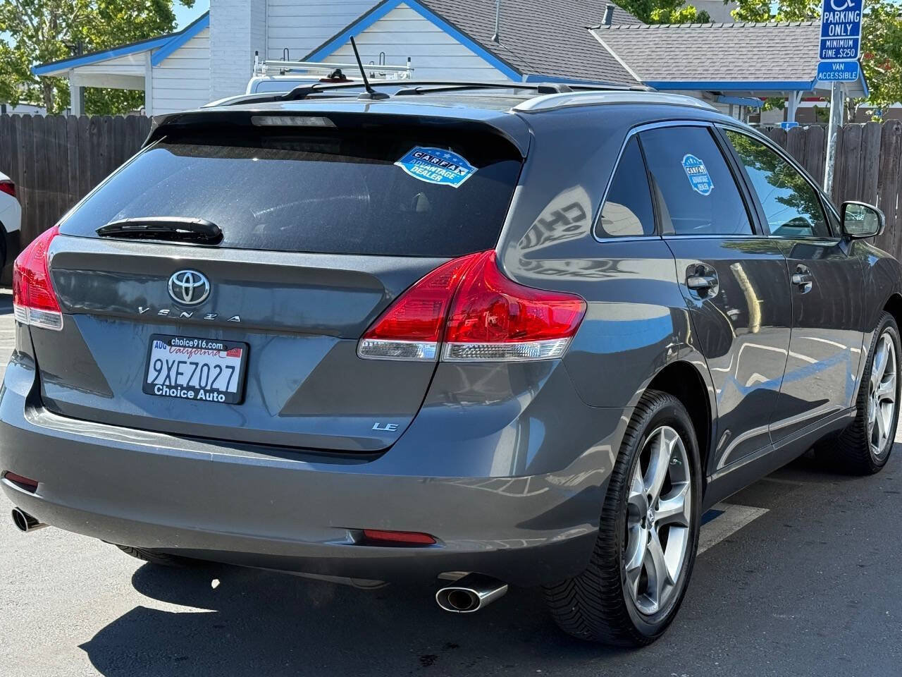Used 2012 Toyota Venza LE FWD image 5