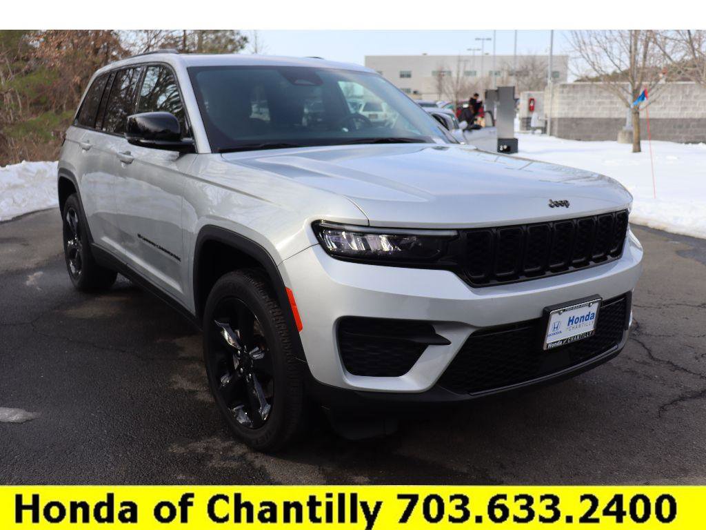 Used 2024 Jeep Grand Cherokee Altitude