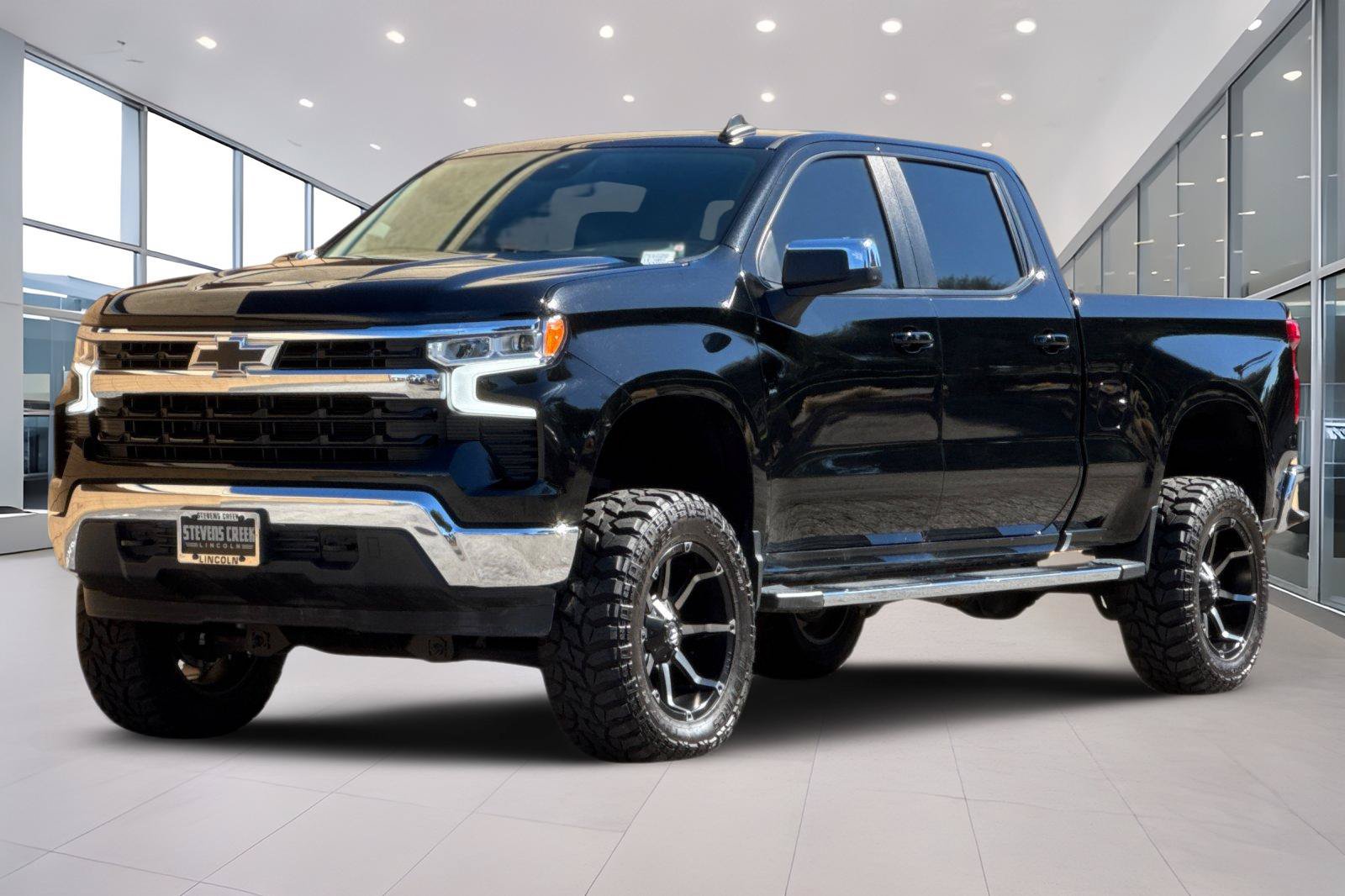Used 2024 Chevrolet Silverado 1500 LT w/ Protection Package AWD/4WD image 8