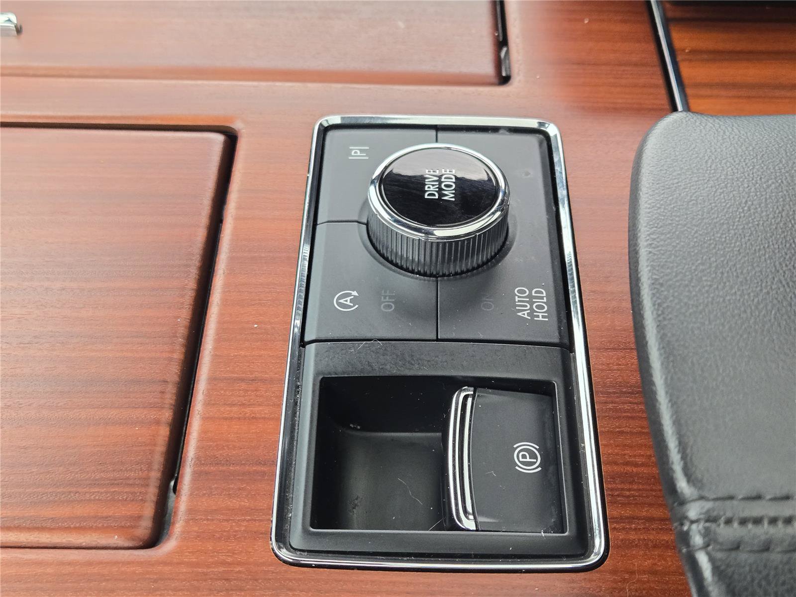 Used 2024 Lincoln Navigator Premiere AWD/4WD image 34