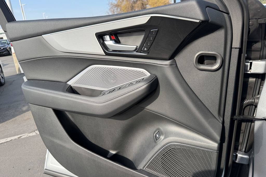 New 2026 Acura MDX SH-AWD image 13