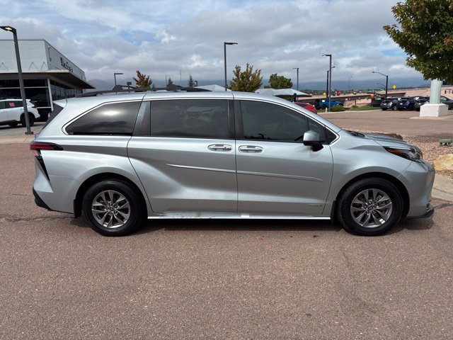 Used 2021 Toyota Sienna XLE FWD image 8