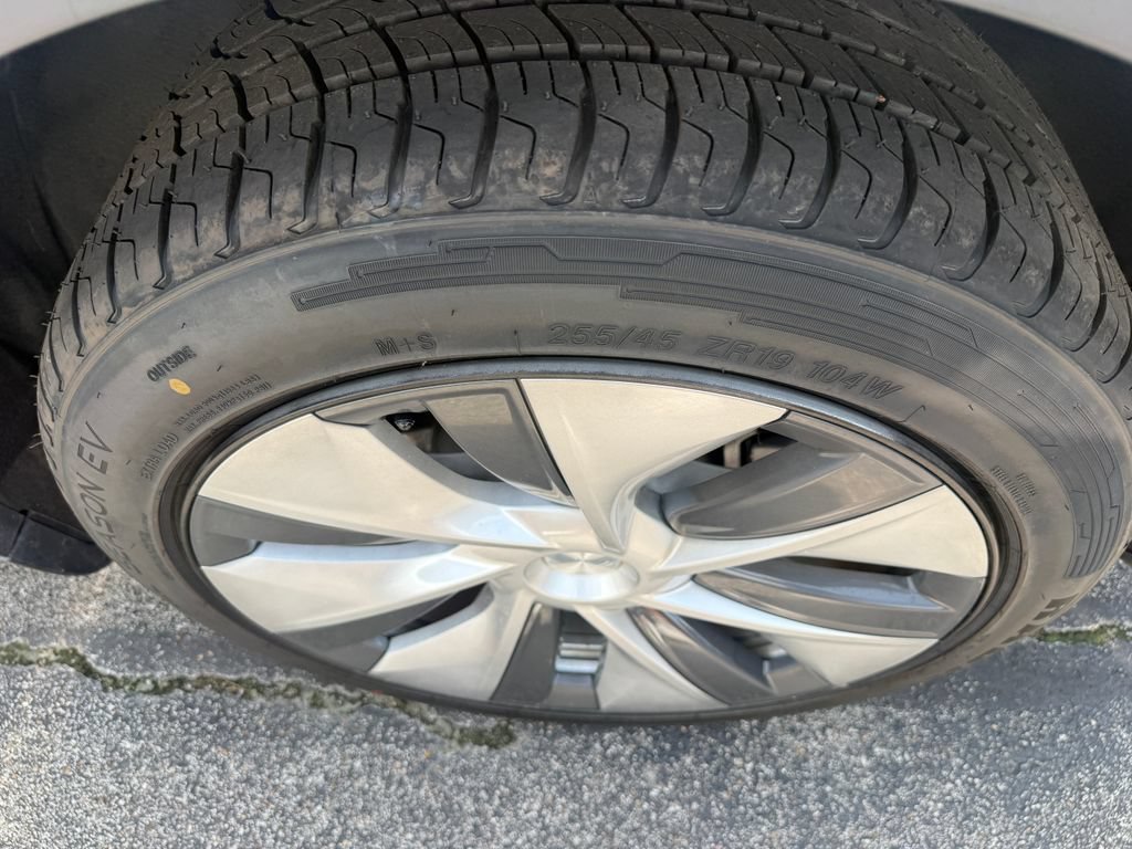 Used 2023 Tesla Model Y Long Range AWD/4WD image 12