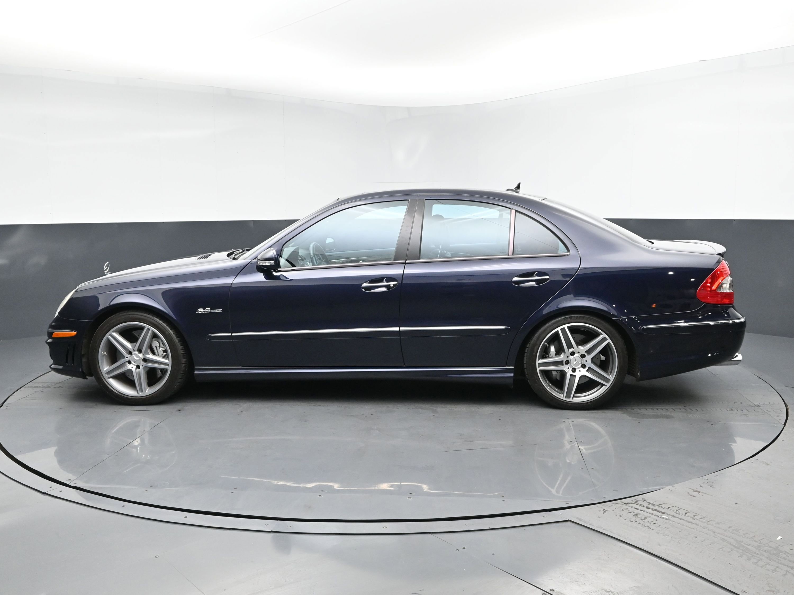 Used 2008 Mercedes-Benz E 63 AMG Sedan image 4