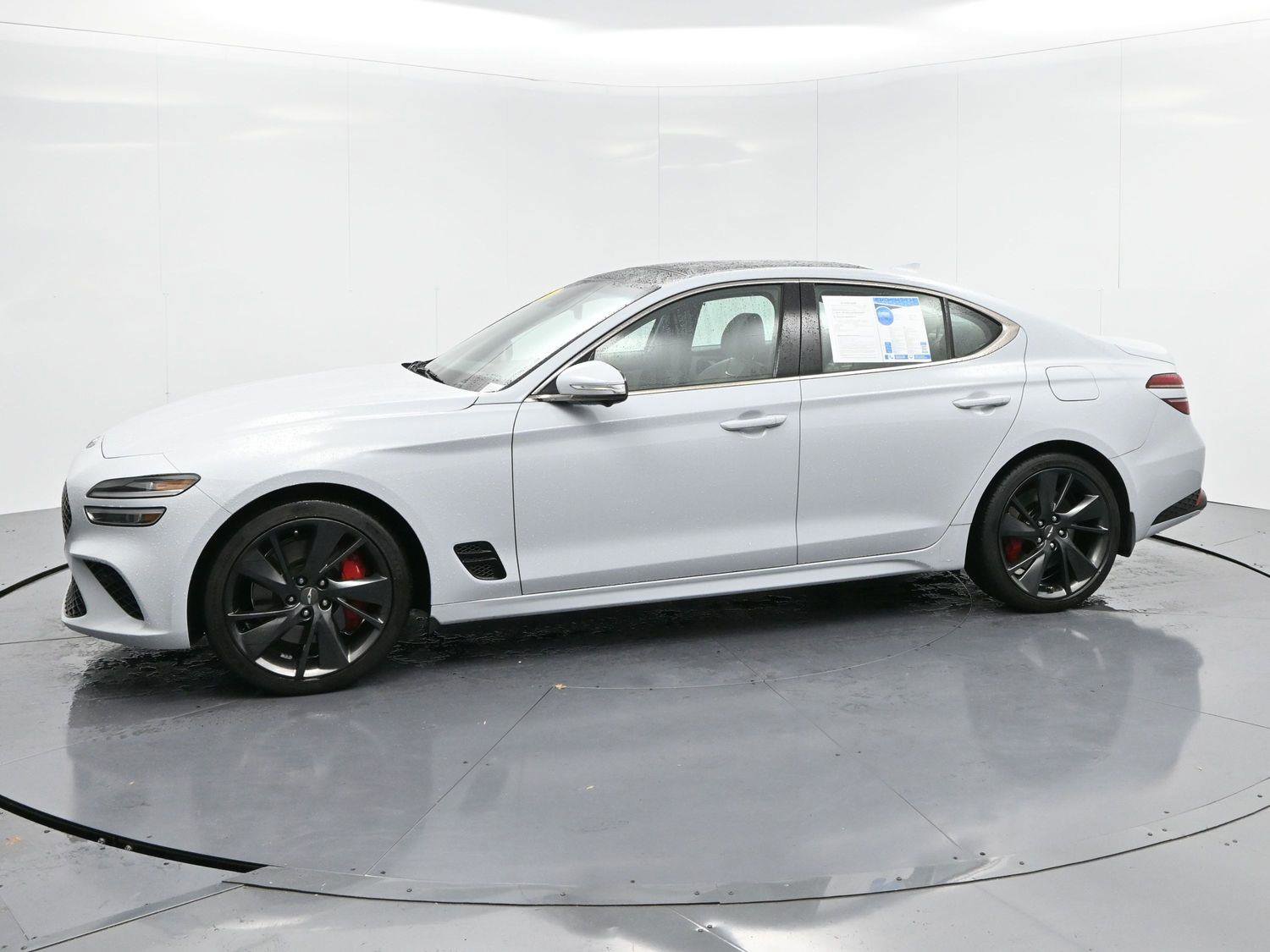 Used 2022 Genesis G70 3.3T w/ Sport Prestige Package image 8