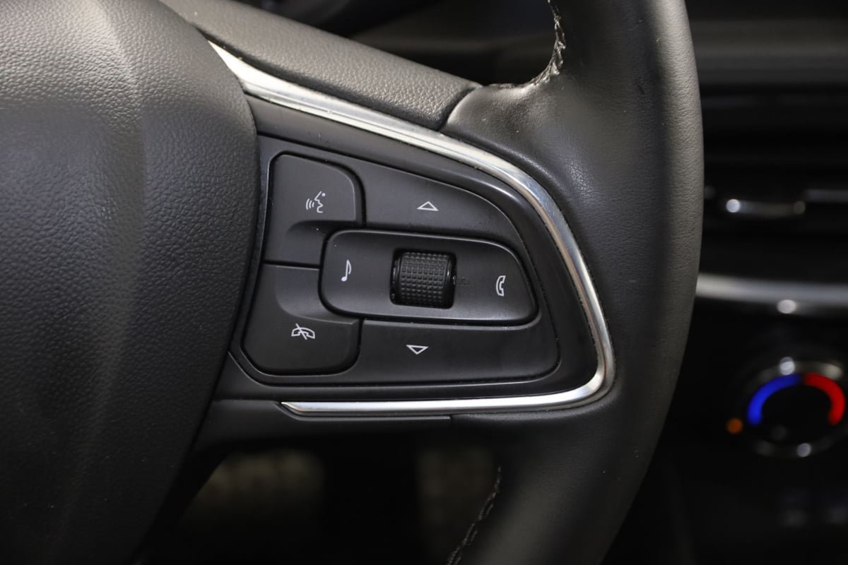 Used 2025 Buick Encore GX Sport Touring AWD/4WD image 32