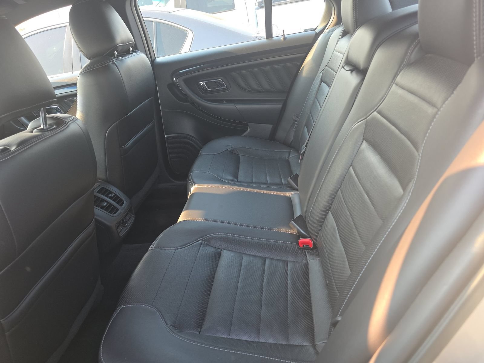 Used 2018 Ford Taurus SHO AWD/4WD image 11