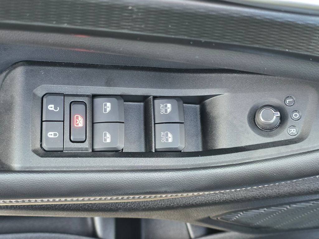 Used 2024 Jeep Grand Cherokee L Altitude image 12