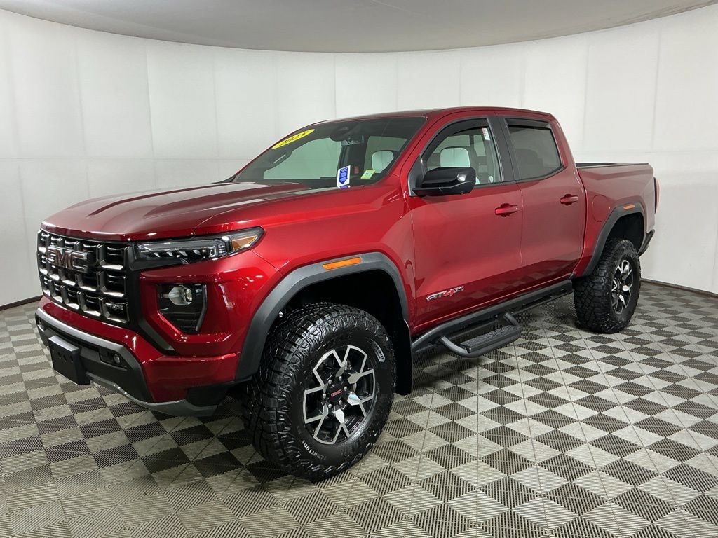 Used 2025 GMC Canyon AT4 w/ AT4X Package AWD/4WD image 4